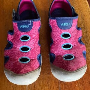 Keen Kids Fuchsia Hot Pink‎ closed toe Sandals size 3